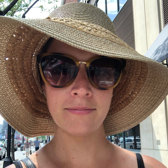 Meet your Posher, Maureen - Picture 1 of 1